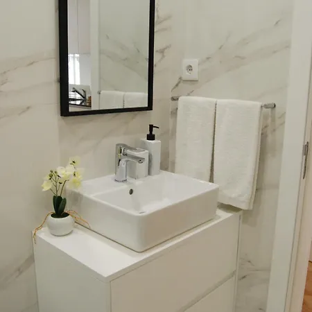 Almada Prime - Live In Apartamento *