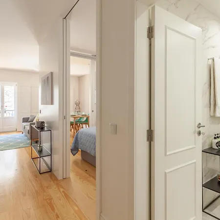 Almada Prime - Live In Apartamento *
