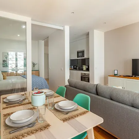 Almada Prime - Live In Apartamento *