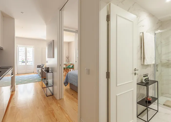 Almada Prime - Live In Apartman *