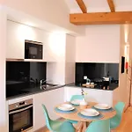 Almada Prime - Live In Appartement *