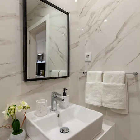 Almada Prime - Live In Apartament